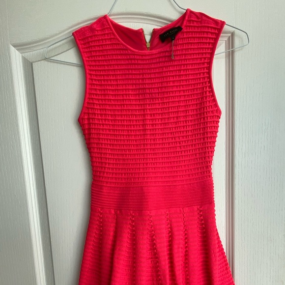Flattering Bright deep pink dress! - Picture 3 of 8